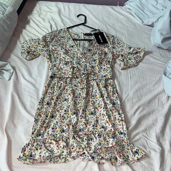 pretty little thing floral corset dress PrettyLittleThing Women's Floral Print Corset Frill Hem Bodycon Dress in Dark Purple